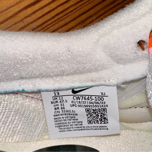 Shoes - Picture 2 of 7